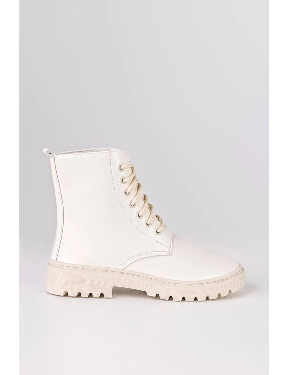 Botins com atacadores Branco