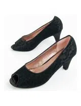 Sapatos de Salto Preto