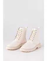 Botins com atacadores Branco