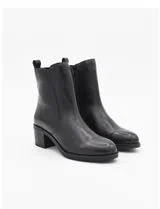 Botins com Salto Preto