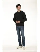 Camiseta Regular Negra