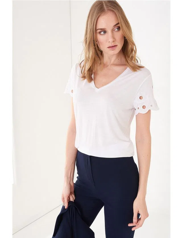 T-Shirt decote em V Branco
