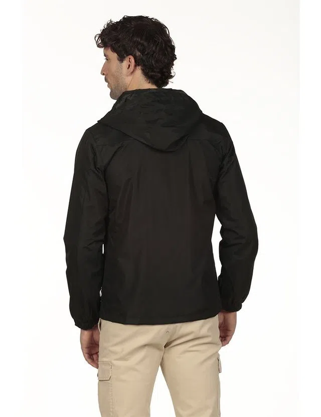 Cortaviento Regular Negro